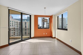 110 N Federal Hwy in Fort Lauderdale, FL - Foto de edificio - Building Photo