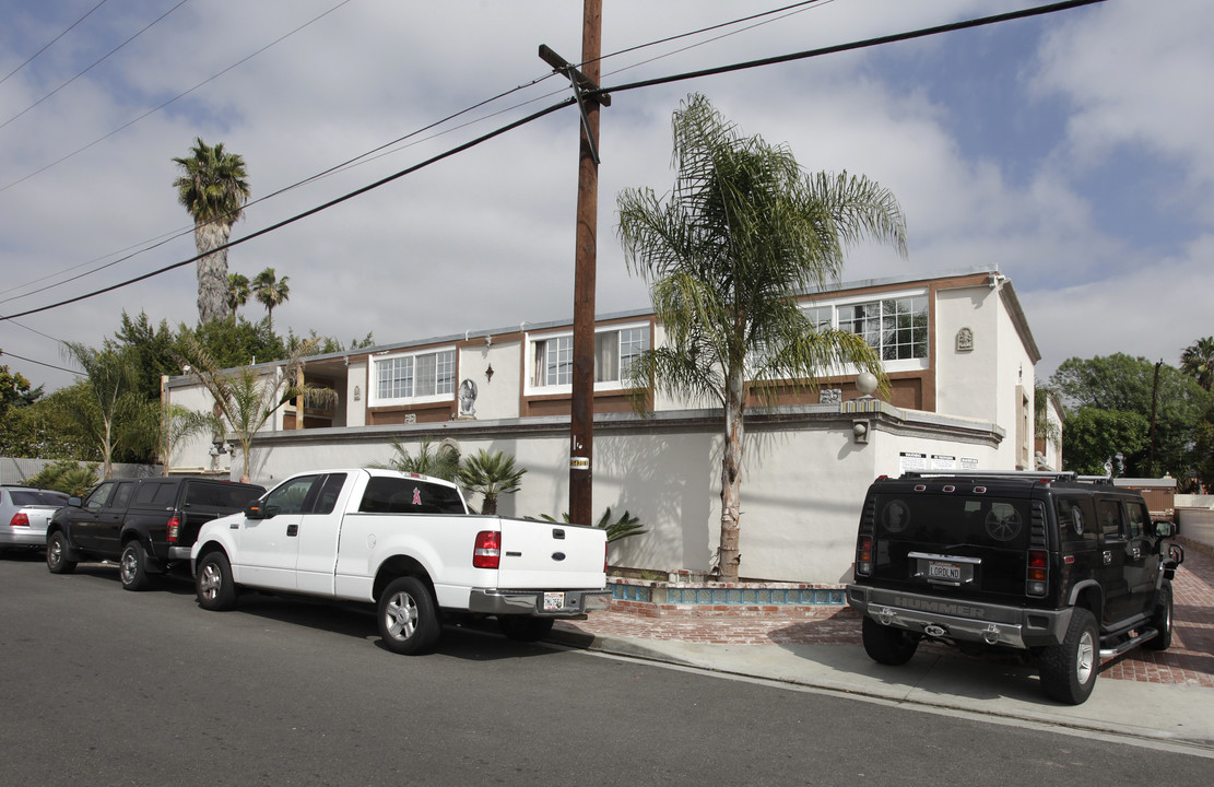 13862 Ponderosa St in Santa Ana, CA - Foto de edificio