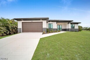 16229 Cape Horn Blvd in Punta Gorda, FL - Building Photo