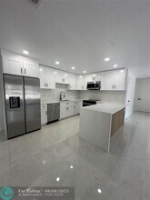 4101 SW 48th Ct in Fort Lauderdale, FL - Foto de edificio - Building Photo