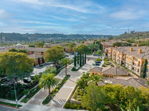 Portofino Apartments in San Diego, CA - Building Photo - Building Photo