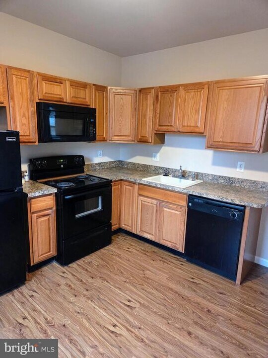 422 Bellevue Ave in Penndel, PA - Building Photo