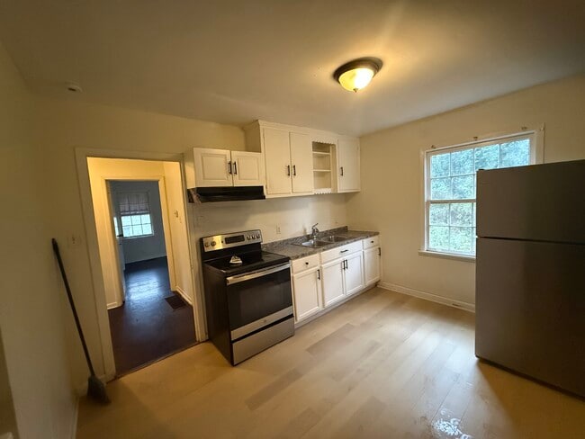 1687 Beechwood Blvd SW in Atlanta, GA - Building Photo - Building Photo