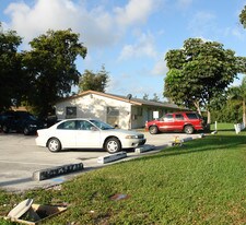 4581 SW 32nd Ave in Fort Lauderdale, FL - Building Photo