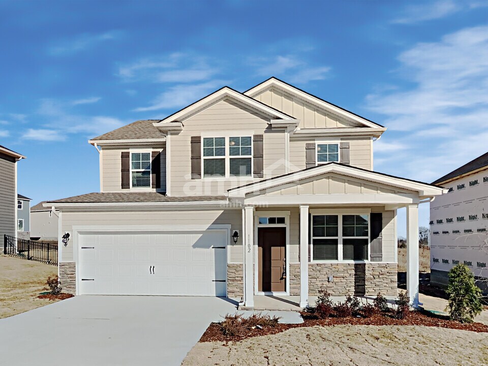 1102 Amberly Wy in Lebanon, TN - Foto de edificio