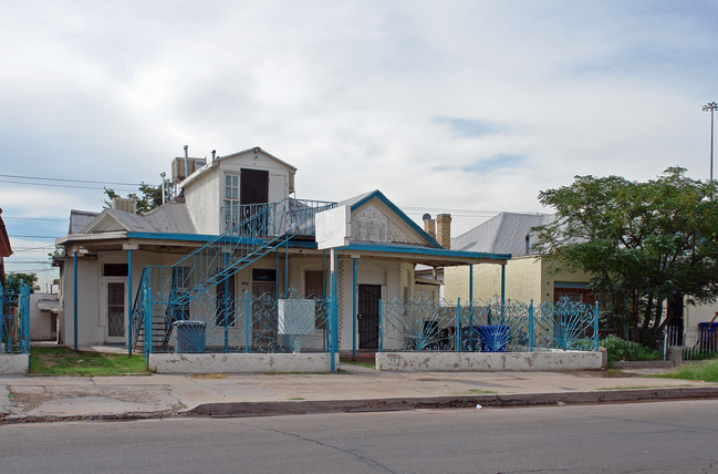 1210 Wyoming Ave in El Paso, TX - Building Photo - Building Photo