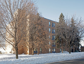 Labor Plaza in St. Paul, MN - Building Photo - Building Photo