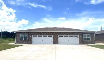 1122 Crosby Dr, Unit 1100 Crosby in Carthage, MO - Building Photo