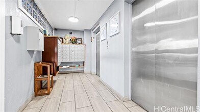 2115 Ala Wai Blvd in Honolulu, HI - Building Photo - Building Photo