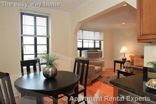 60 Brattle St, Unit #301 in Cambridge, MA - Building Photo