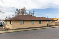 1597 Reed St in Lakewood, CO - Foto de edificio - Building Photo