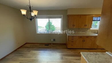 1103 Charman St in Oregon City, OR - Building Photo - Building Photo