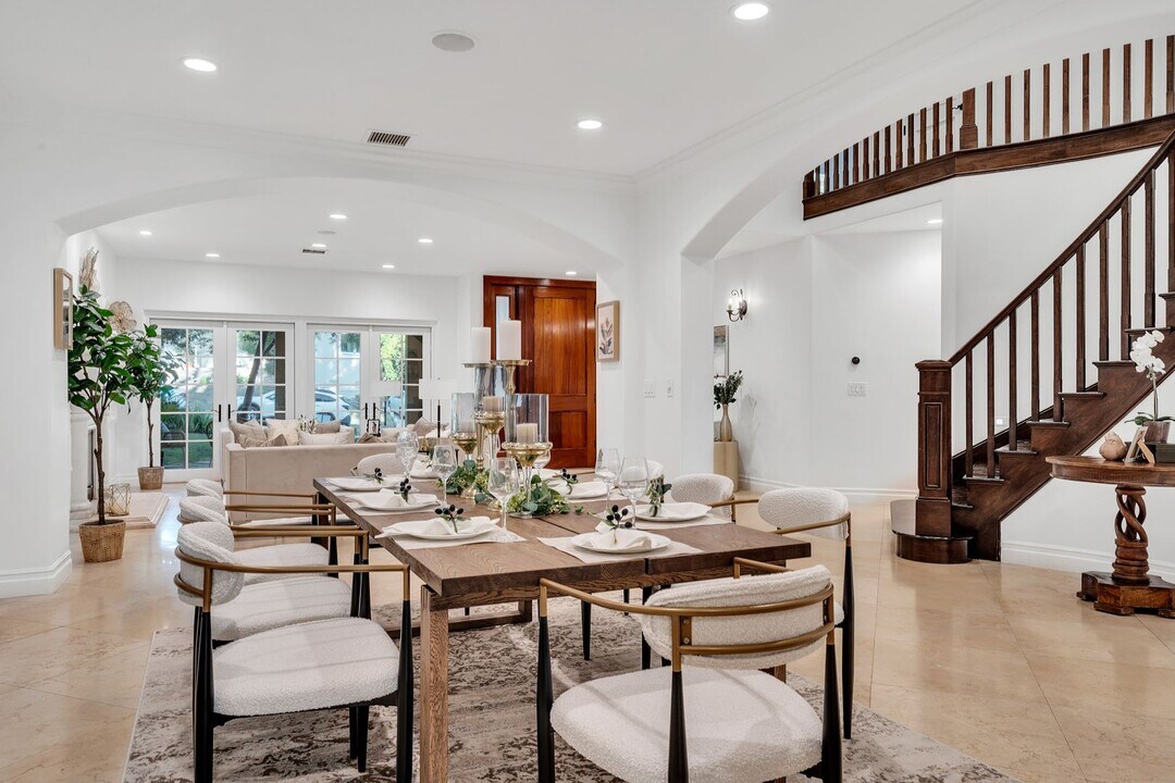 1607 Reeves St in Los Angeles, CA - Building Photo