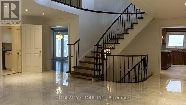 52 Chiltern Hill in Richmond Hill, ON - Building Photo - Building Photo