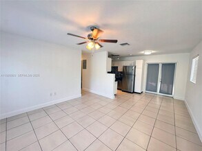 1400 N 70th Way in Hollywood, FL - Building Photo - Building Photo