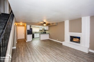 898 Slumpstone Way in Las Vegas, NV - Building Photo - Building Photo