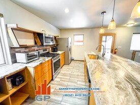 1698 Winch Hill Rd in Northfield, VT - Building Photo