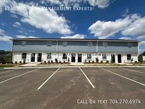 7007 Star Oaks Ln in Charlotte, NC - Building Photo - Building Photo