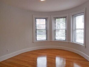 43 Cedar St, Unit 40-1R in Somerville, MA - Building Photo - Building Photo