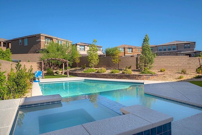 property at 829 Riverlawn Pl