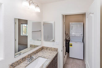 2094 Swanson Ave, Unit C102 in Lake Havasu City, AZ - Building Photo - Building Photo