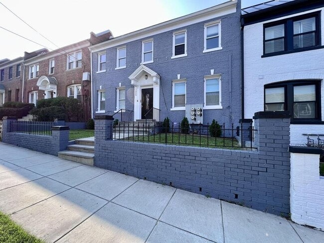 property at 1329 Adams St NE