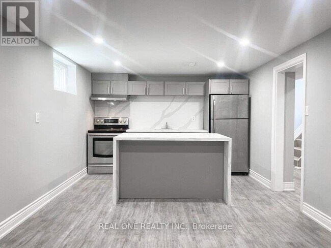 99 Warren Ave in Hamilton, ON - Building Photo - Building Photo