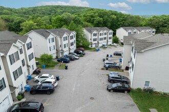 Palmer Place of Norwich Condominiums in Norwich, CT - Foto de edificio - Building Photo