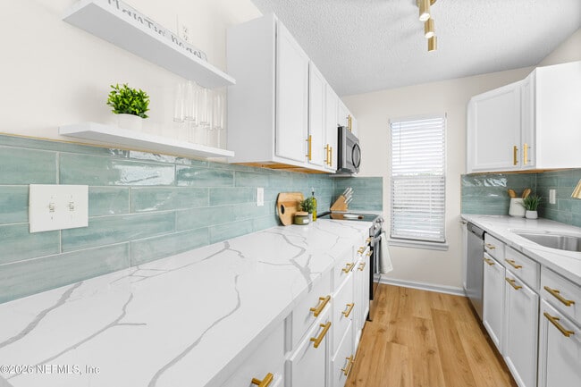 property at 1105 Mimosa Cove Ct W