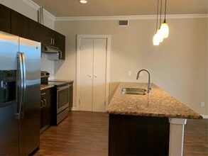 1100 W Trinity Mills Rd, Unit 2026 in Carrollton, TX - Building Photo - Building Photo