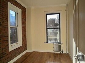 206 E 83rd St in New York, NY - Building Photo