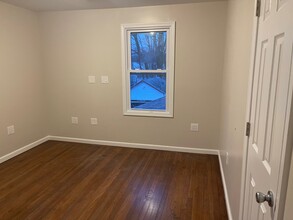 34 Alenier St in Hamden, CT - Building Photo - Building Photo