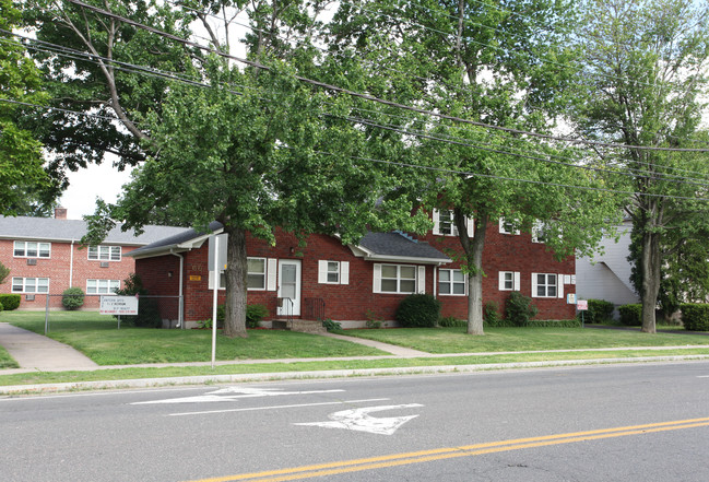 64-66 School St in East Hartford, CT - Building Photo - Building Photo