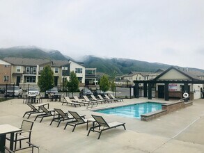 12 S Rio Grand Ave in Farmington, UT - Building Photo - Building Photo