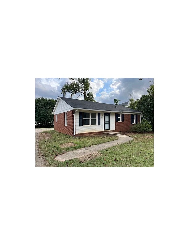 Room in House on West Blvd in Charlotte, NC - Building Photo - Building Photo