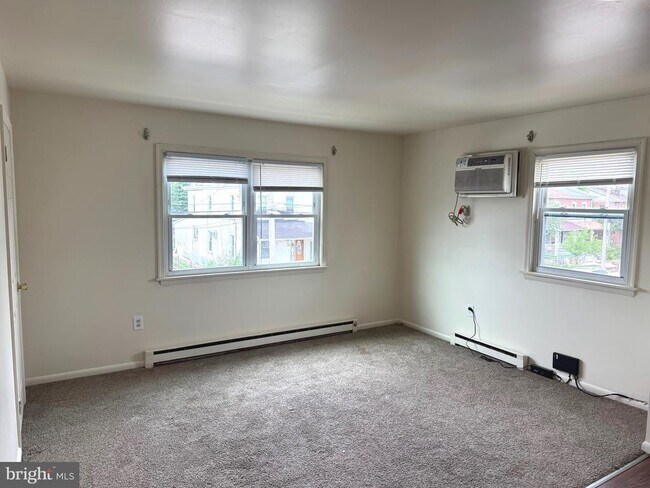 219 W Fifth St in Lansdale, PA - Building Photo - Building Photo