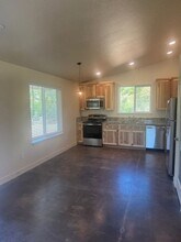 15671 Swasey Dr in Redding, CA - Building Photo - Building Photo