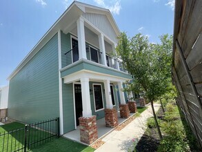 311 E Evergreen St in San Antonio, TX - Building Photo - Building Photo