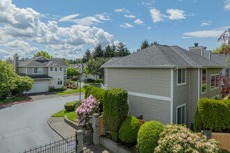 Lakeside at Cypress Cove in Kent, WA - Building Photo - Building Photo