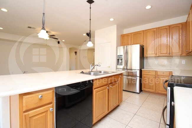 2568 E San Rafael Trail in Casa Grande, AZ - Building Photo - Building Photo