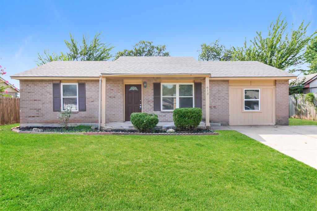 613 Ramblin Oaks Dr in Moore, OK - Building Photo