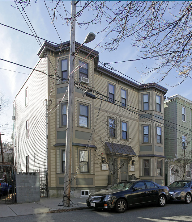 62-64 Hurley St in Cambridge, MA - Foto de edificio