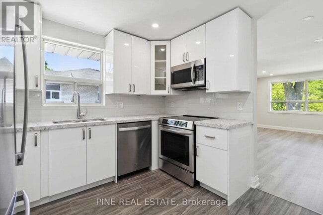 property at 19-19 Queen St W