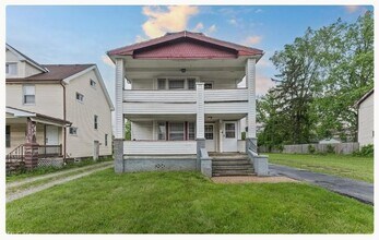 12917 Maplerow Ave in Garfield Heights, OH - Building Photo - Building Photo