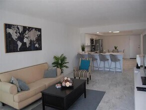 4904 38th Way S in St. Petersburg, FL - Building Photo - Building Photo