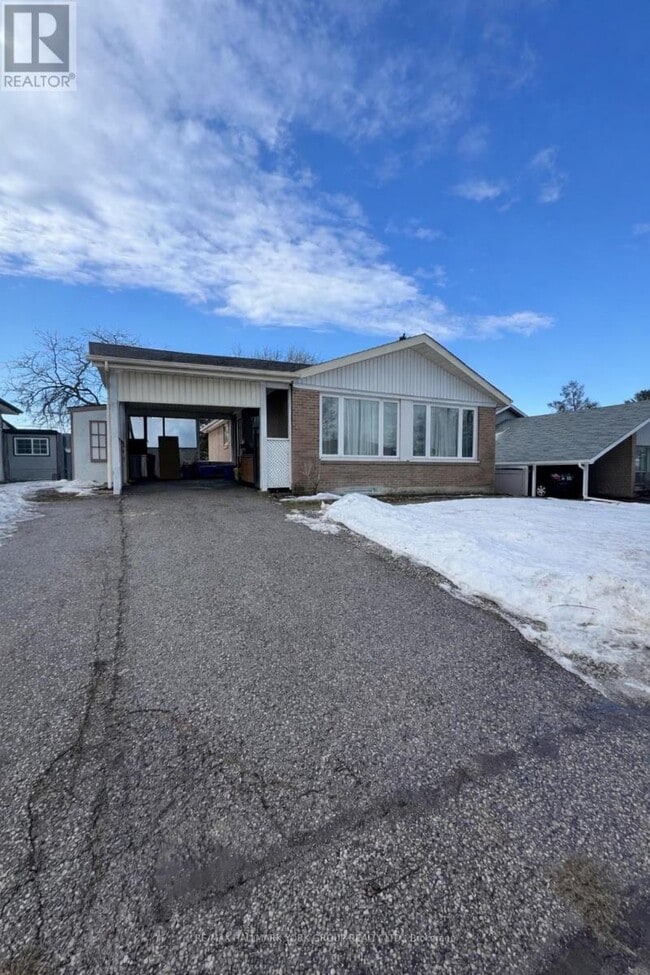 property at 856 Krosno Blvd