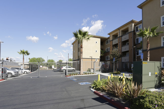 Stonegate II in Anaheim, CA - Building Photo - Building Photo