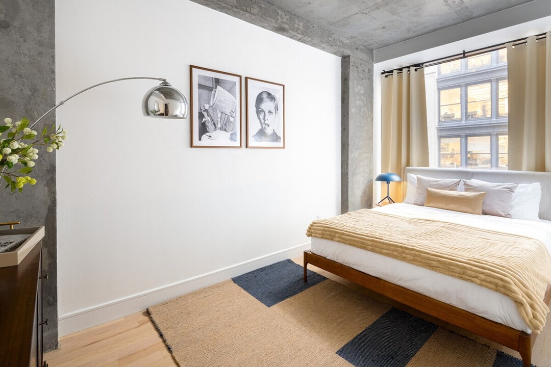 119 W 24 St in New York, NY - Building Photo