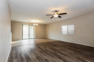 815 W St Charles Ave in Phoenix, AZ - Building Photo - Building Photo