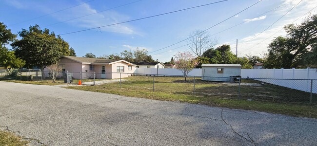2136 Bouyer St in Lake Wales, FL - Building Photo - Building Photo